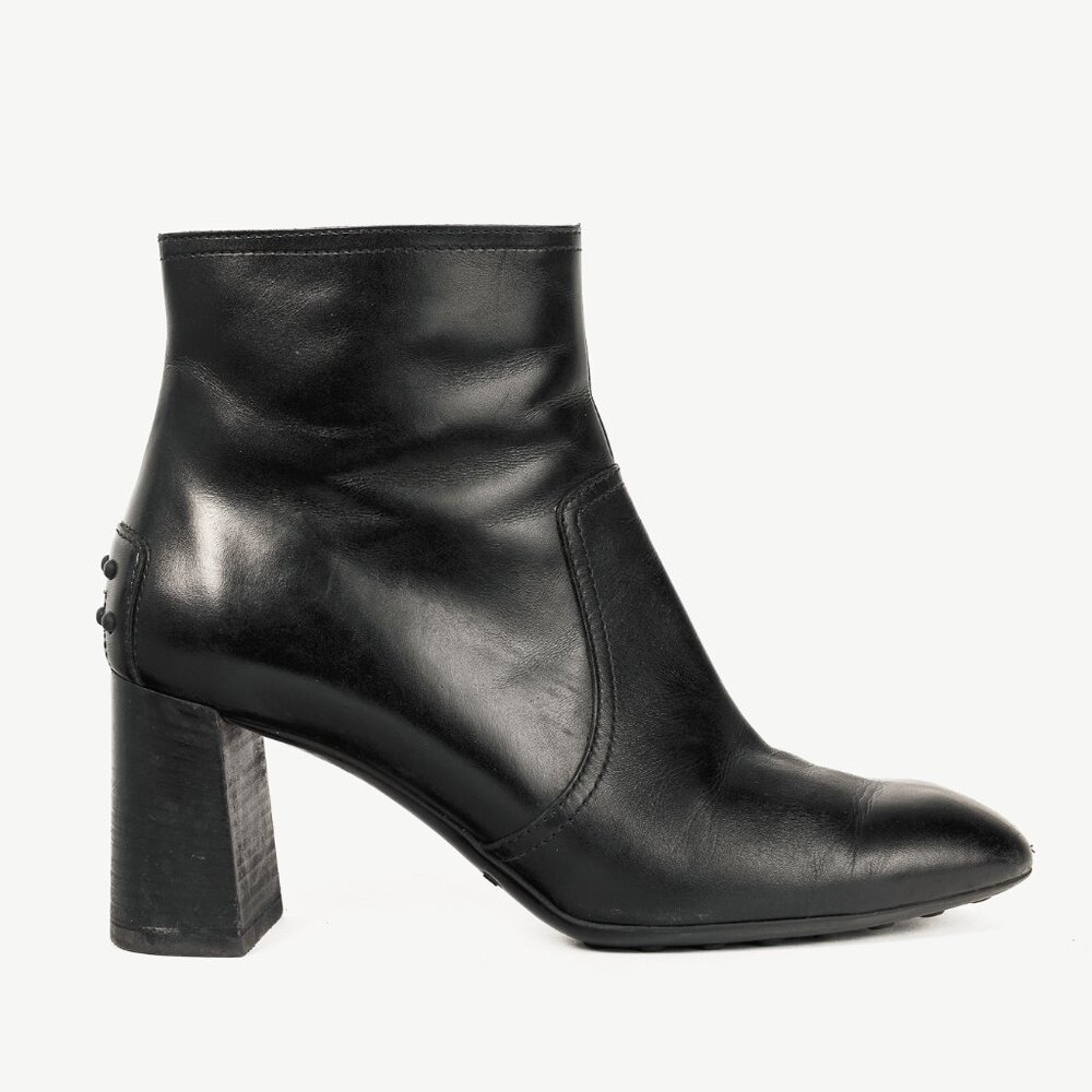 Tod's Black Leather Square-Toe Ankle Boots